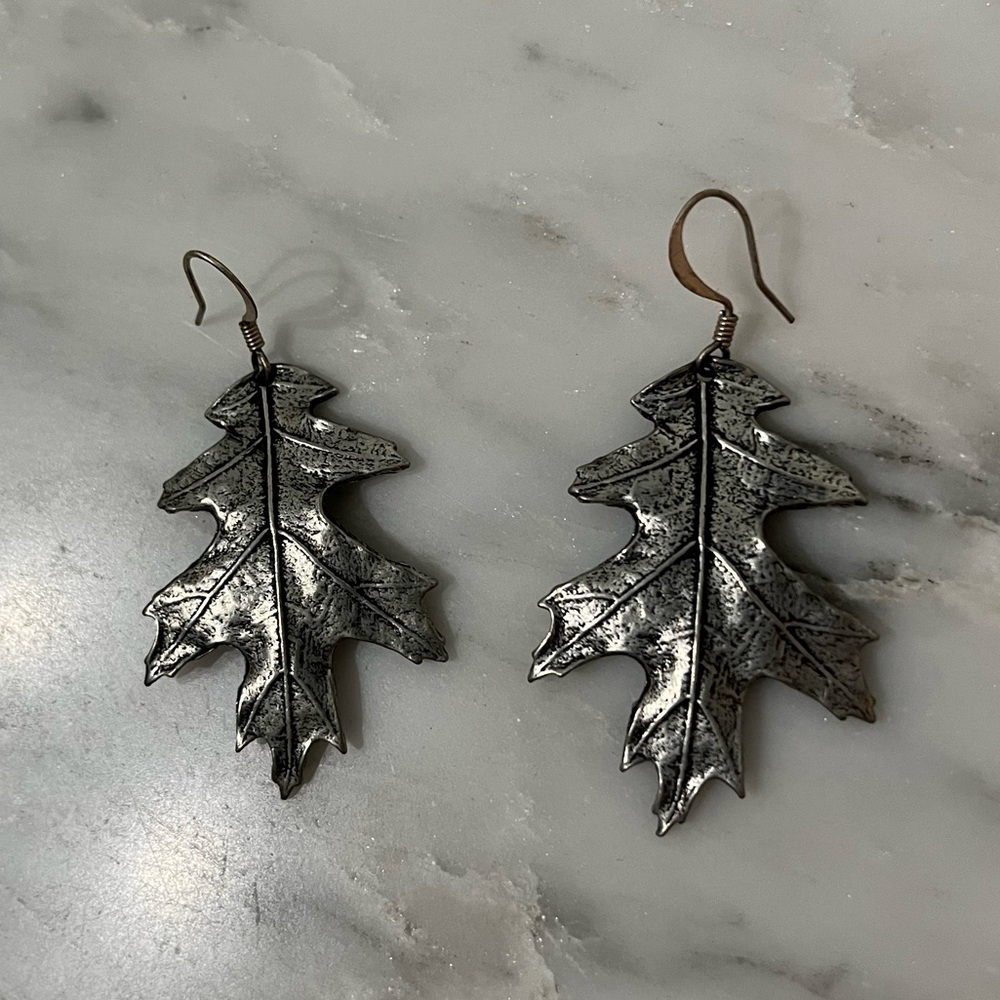 Silver maple leaf earrings
